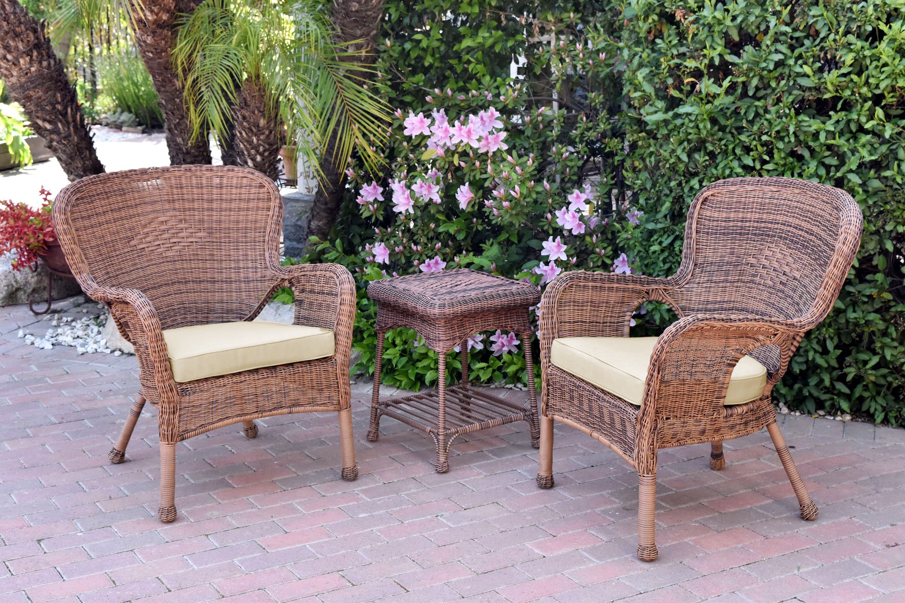 Windsor Honey Wicker Chair And End Table Set With Ivory Chair Cushion