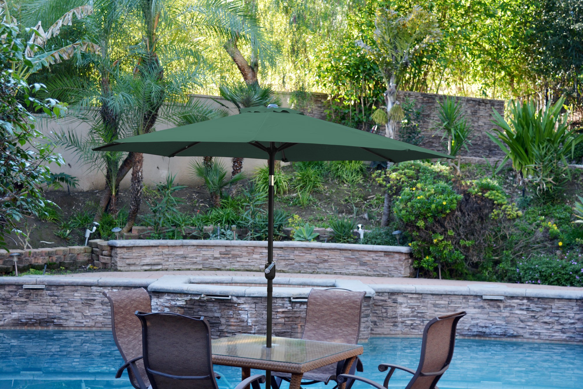 6.5FT x 10FT Aluminum Patio Market Umbrella Tilt with Crank - Green Fabric/Black Pole
