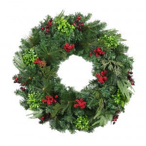 32 inch Christmas Wreath with Red Berries